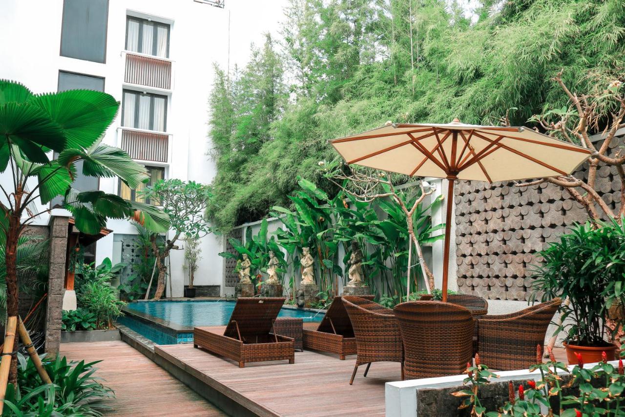 เดอ ศรี ซาเรน เรสซิเดนซ์ Hotel เซมินยัค ภายนอก รูปภาพ